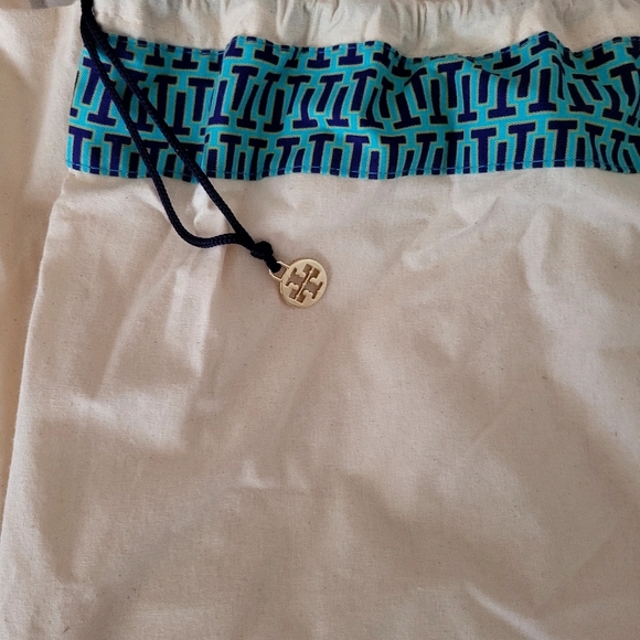 NWT Tory Burch Canvas Basketweave Tote Bag Ivory With Dust Bag - Picture 3 of 7